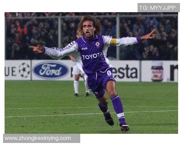 11号足球明星中场的传奇之路与辉煌成就解析 11号足球明星中场的传奇之路与辉煌成就解析