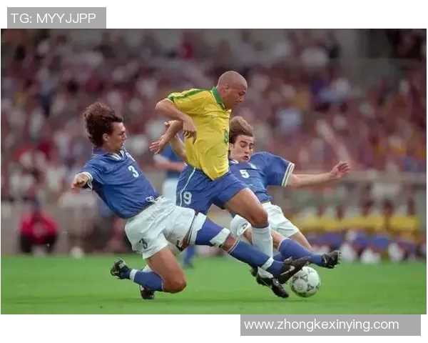 6号足球明星的辉煌历程与场上瞬间精彩回顾