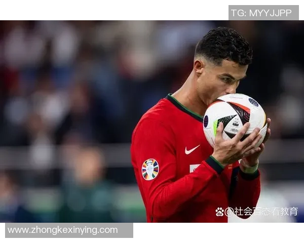 今年告别绿茵场的足球明星们回顾他们的辉煌职业生涯与未来计划 今年告别绿茵场的足球明星们回顾他们的辉煌职业生涯与未来计划